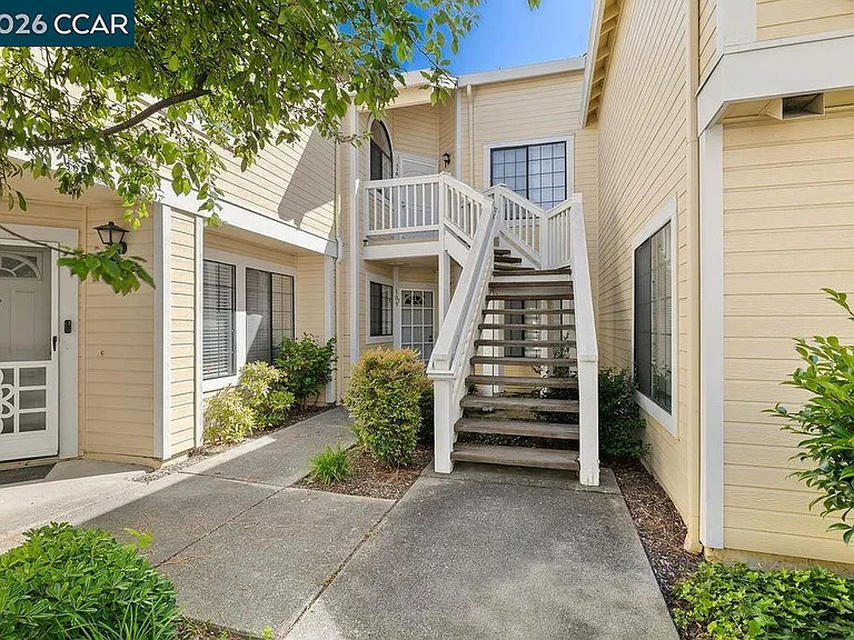 109 Devonwood — Photo 2