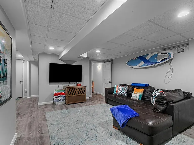 391 Valley Rd — Photo 24
