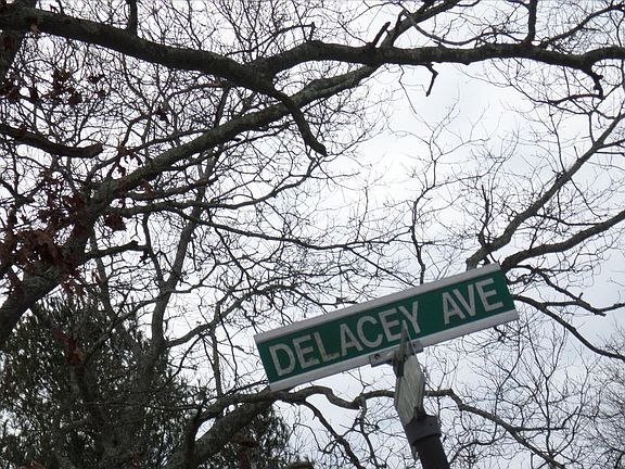 4th image of 15 Delacey Ave