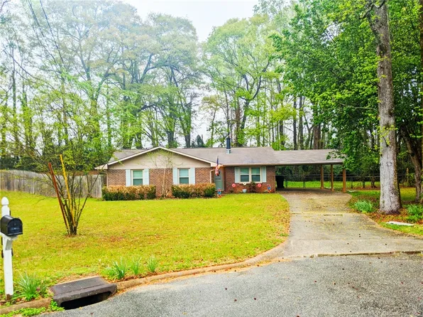 1616 Merle Cir, Opelika, AL 36801
