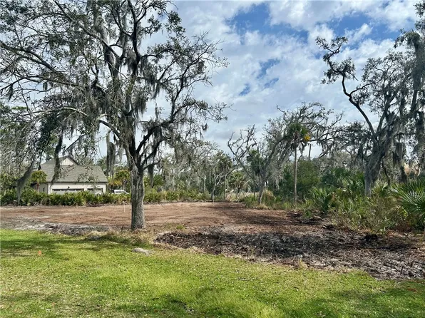 150 Harbor Pointe Dr, Brunswick, GA 31523