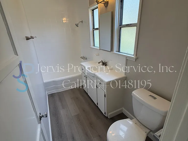 6017 Pine Ave #B — Photo 12