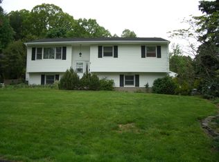 9 Fairfield Ter, West Nyack, NY 10994