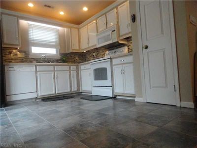 5440 Chatham Hall Dr, Virginia Beach, VA, 23464