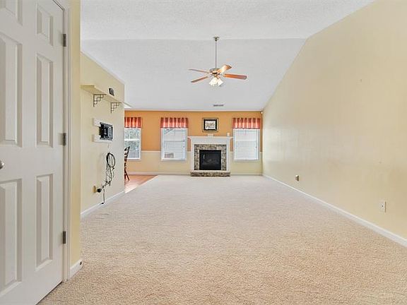 4th image of 701 Franklin Mill Trce