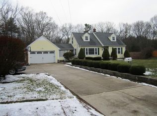 204 N Main St, Bellingham, MA 02019