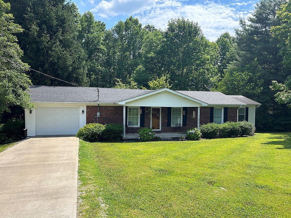 1st image of 127 Woodland Way