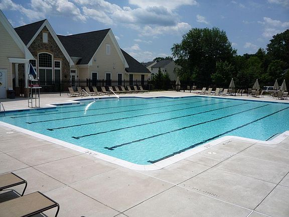 5th image of 4415 Weatherington Ln Unit 302