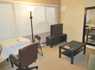 422 NE 70th St APT 7, Seattle, WA 98115