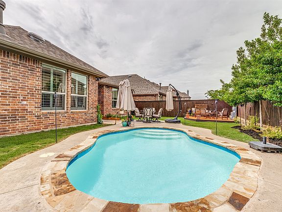 2nd image of 15805 Canyon Rdg