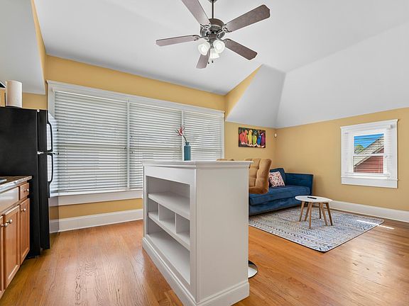 5th image of 128 E 9th St #2