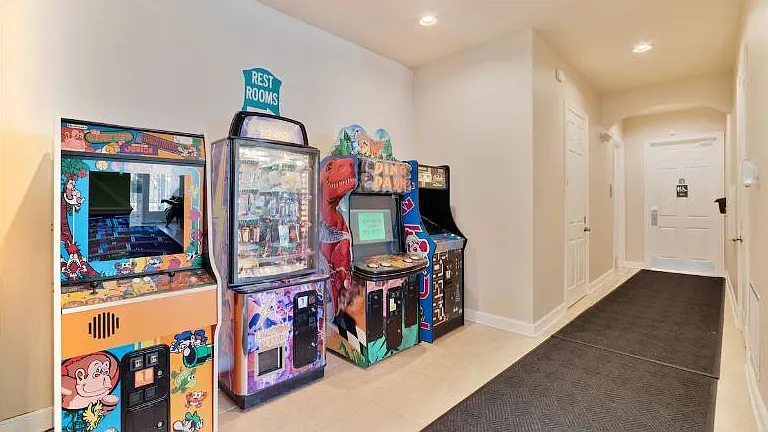 2306 Silver Palm Dr #303 — Photo 9