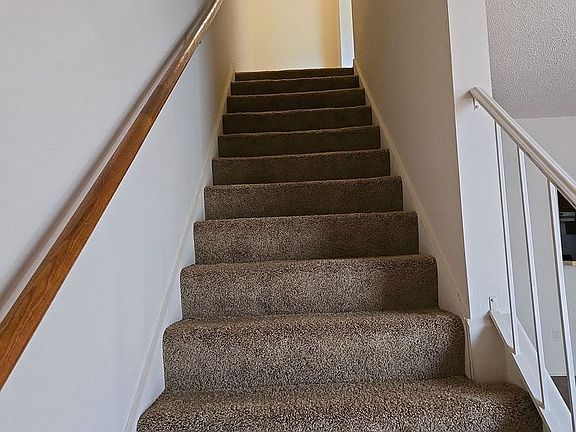 3rd image of 309 Yelton Ct #0