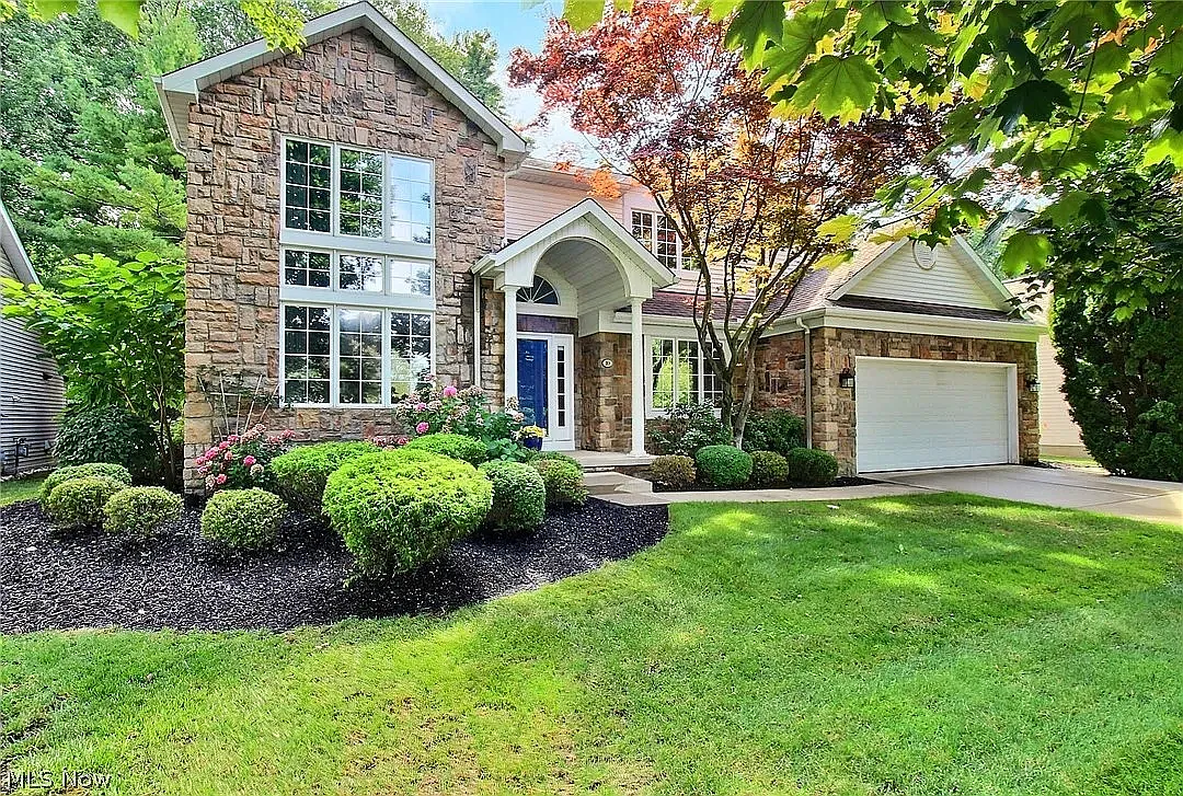 4 bed, 3.5 bath, 4011 sqft, $5,750 — Photo 1