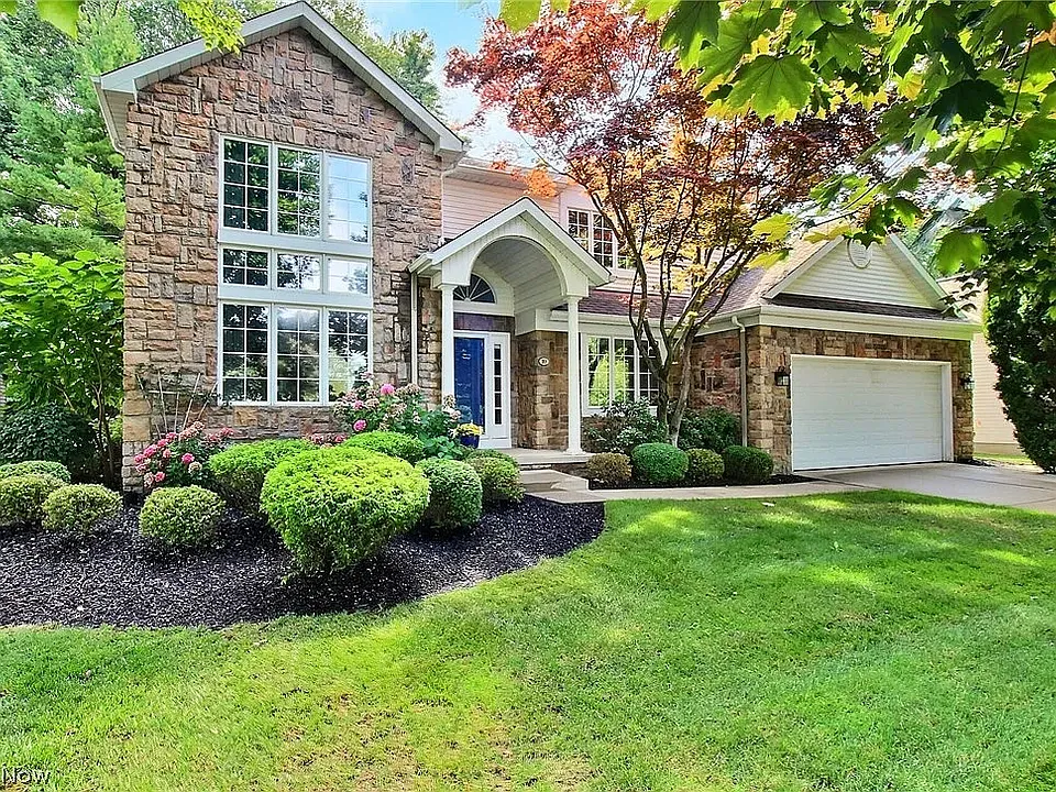 10 Wenden Ct