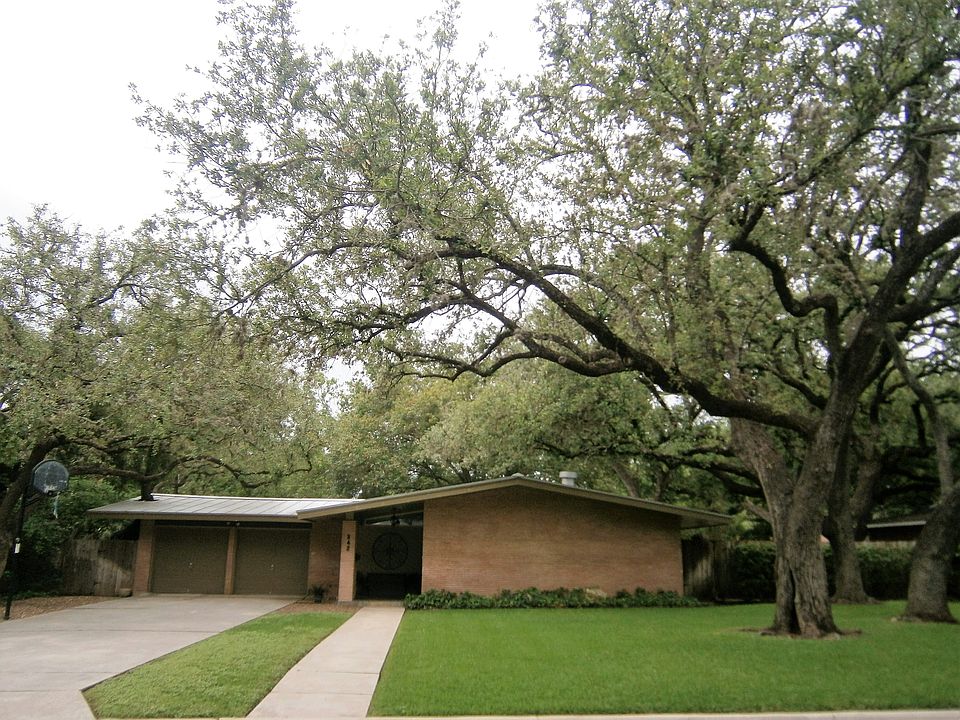 342 Royal Oaks Dr-Front