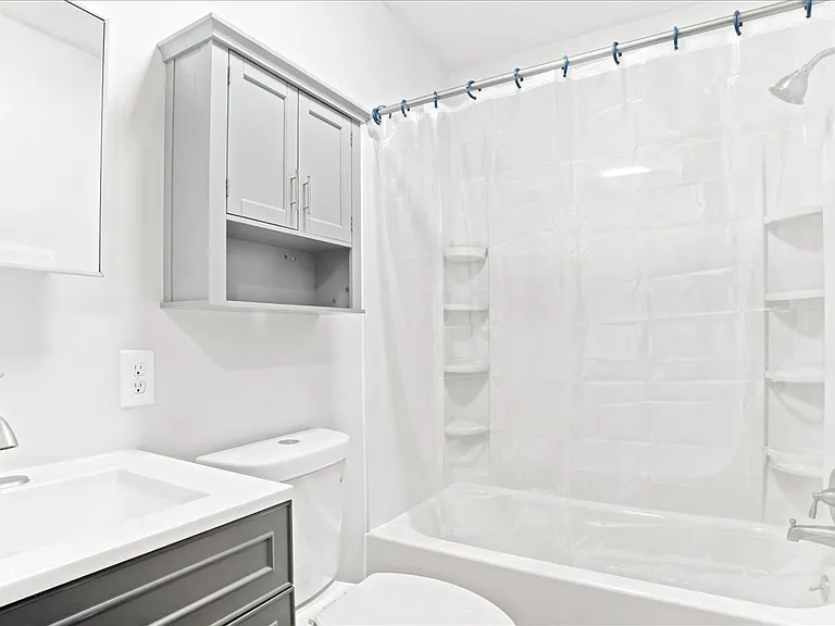 102 Linwood Ct — Photo 21