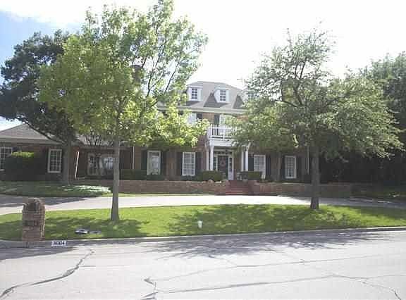 2nd image of 3004 Wood Lake Dr