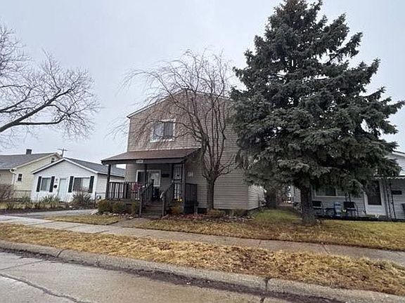 2nd image of 27203 Pinewood St