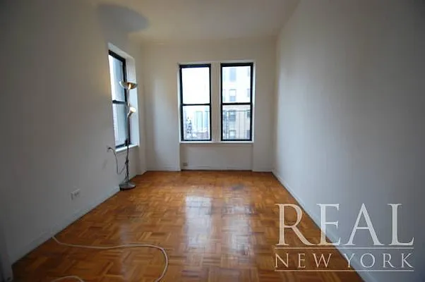 Rented by REAL New York | media 35