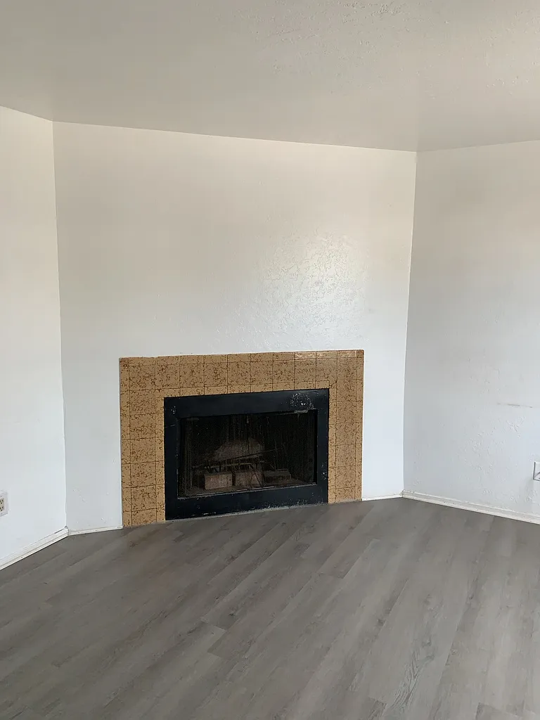 2nd Floor 2 Bedroom Apt. - Great Cul-De-Sac Location in Rio Rancho — Photo 4