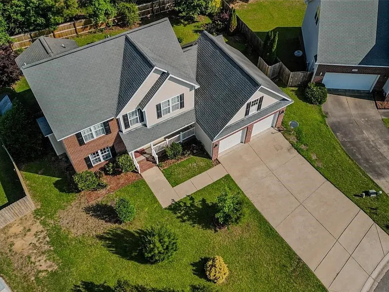 1408 Burford Ct — Photo 2