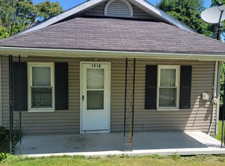 1712 Carter Ave, Johnson City, TN 37604