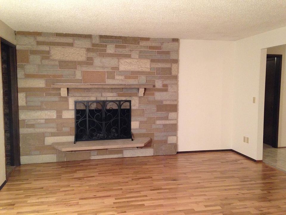 1st image of 3844 N Vassault St