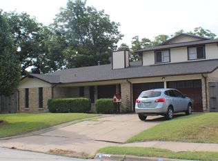 705 Meadowview Dr, Crowley, TX 76036