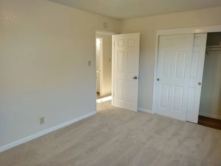 Stanton Ave. 2131 — Photo 3