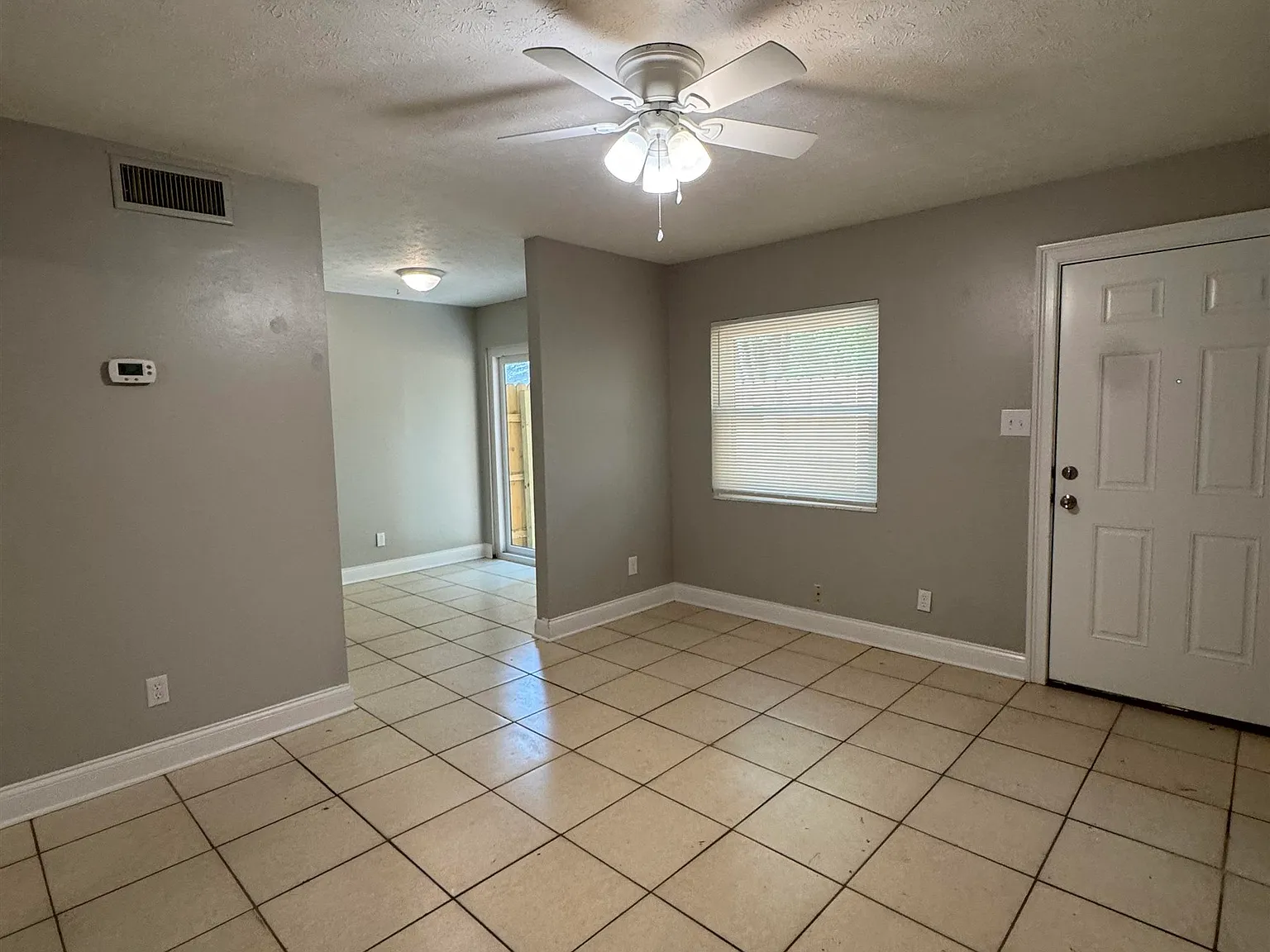 1 bed, 500 sqft, $900 — Photo 4