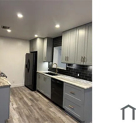 230 SW 2nd St — Photo 2
