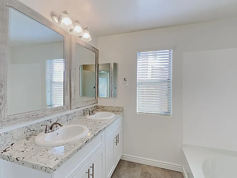 9532 W Miami St — Photo 2