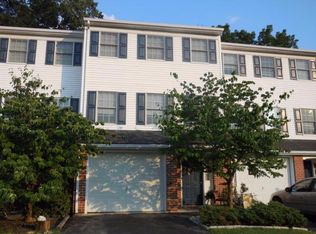 411 Crosswinds Dr, Lititz, PA 17543