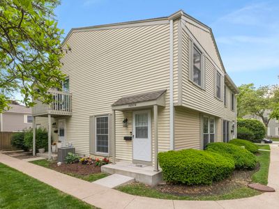 1693 Ashburn Ct APT B, Wheaton, IL, 60189