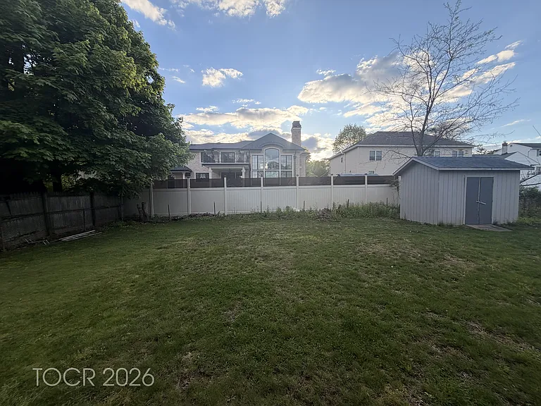 347 Forest Ave — Photo 12