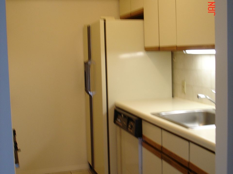 1st image of 66 Crisfield St #3X