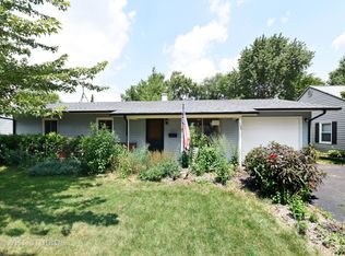 104 E Briarwood Dr, Streamwood, IL 60107