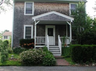 1 Elizabeth St, Amesbury, MA 01913
