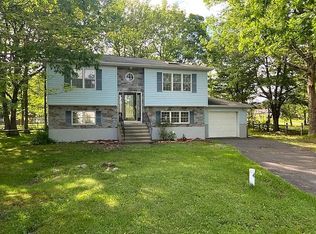 66 Mountain Dr, Mount Pocono, PA 18344