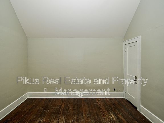 5th image of 487 Crouse St