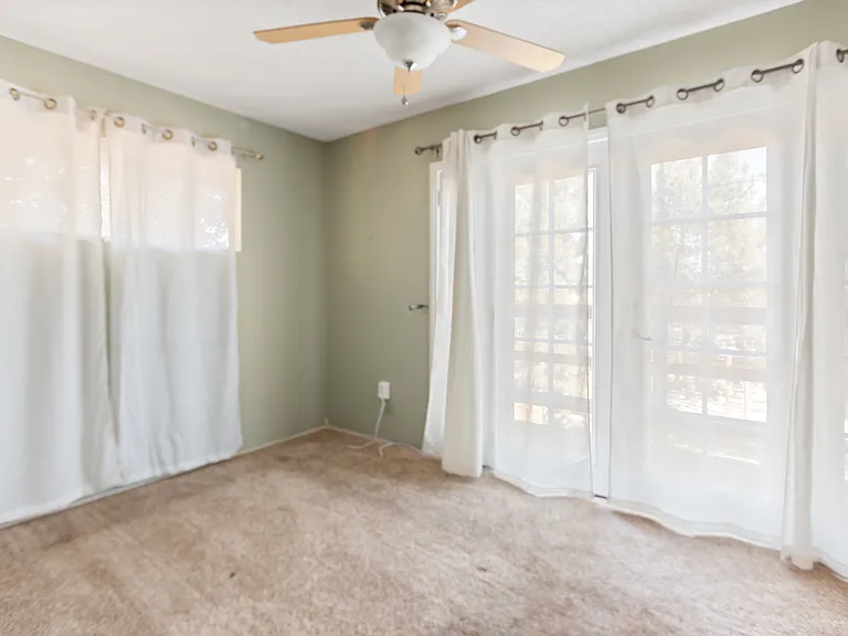 5203 Desert View Dr — Photo 10