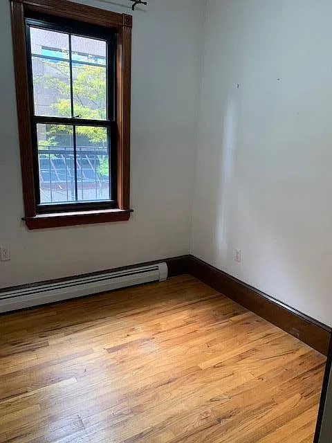 2 bed, 800 sqft, $3,600 — Photo 2