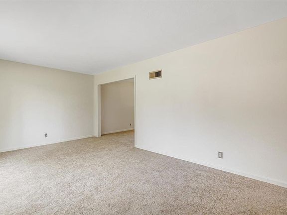 5th image of 1017 Hopedale Dr