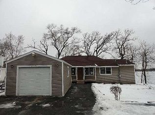 27120 N Genesee St, Wauconda, IL 60084