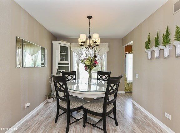 4th image of 480 Knoll Crest Dr