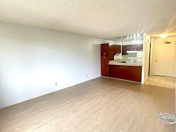 2nd image of 55 S Kukui St APT 204