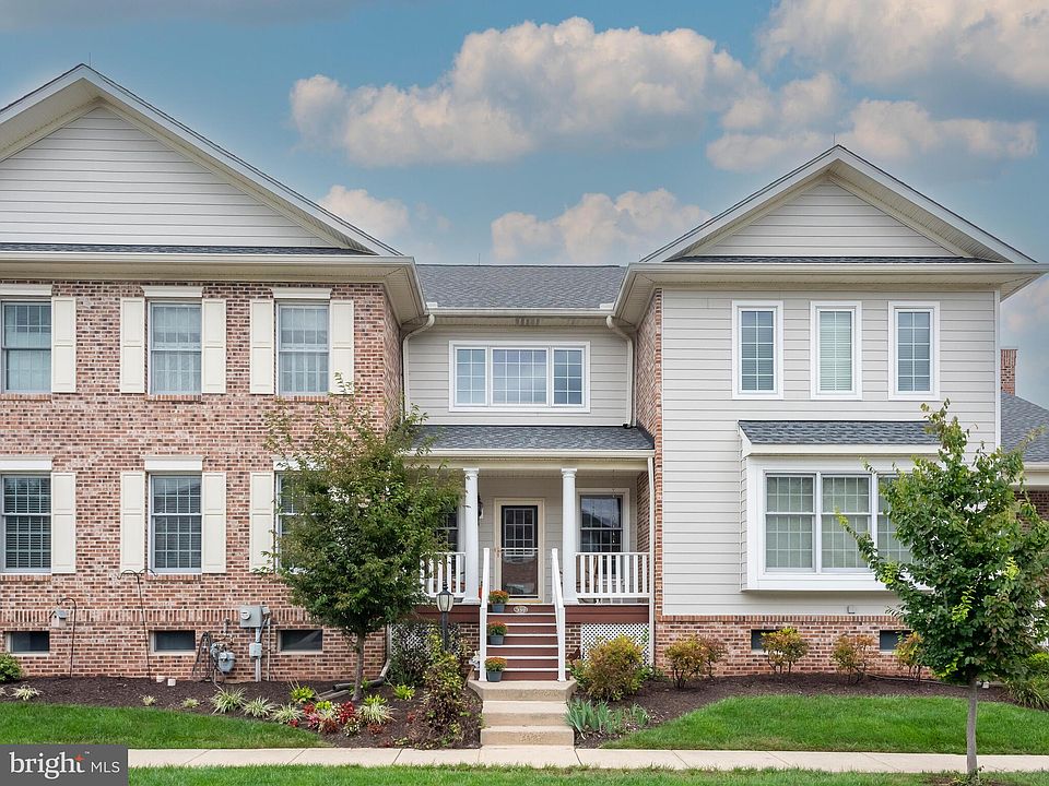 1st image of 534 Gramercy Ln