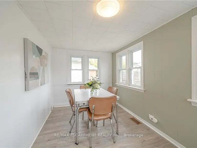 22 Concord Ave — Photo 5