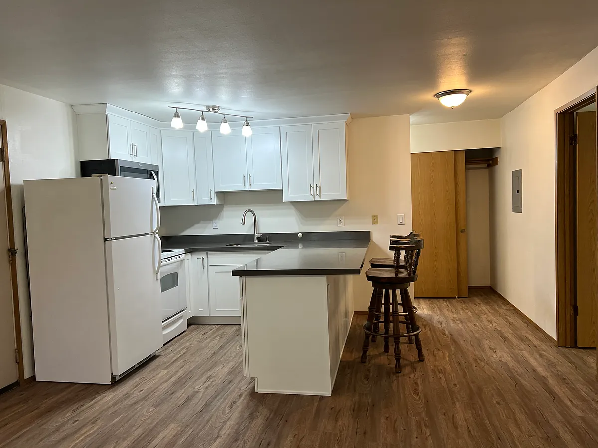 Building Photo - 4550 7th Ave NE #101
